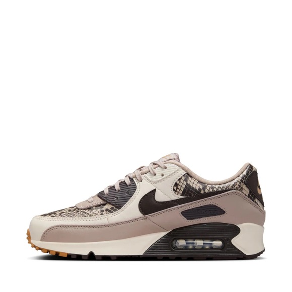 Nike Shoes - Nike air max 1